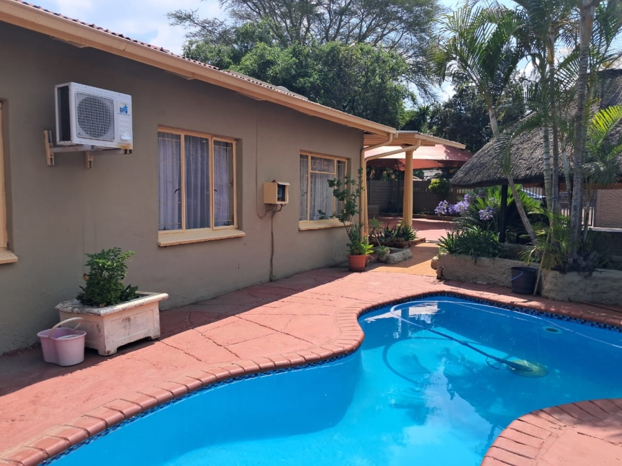 3 Bedroom Property for Sale in Geelhoutpark North West